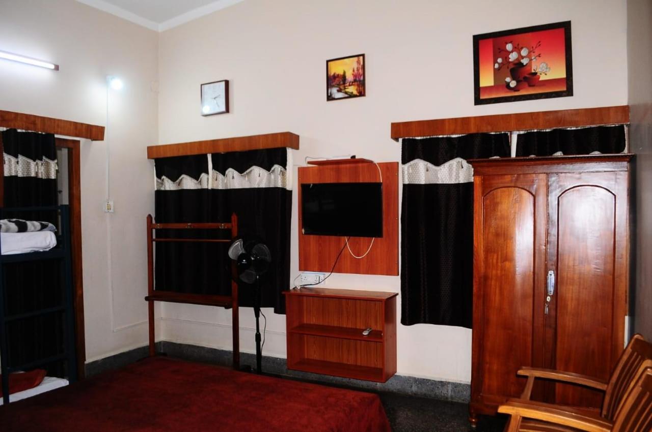 Park Corner Home Stay Coonoor Esterno foto